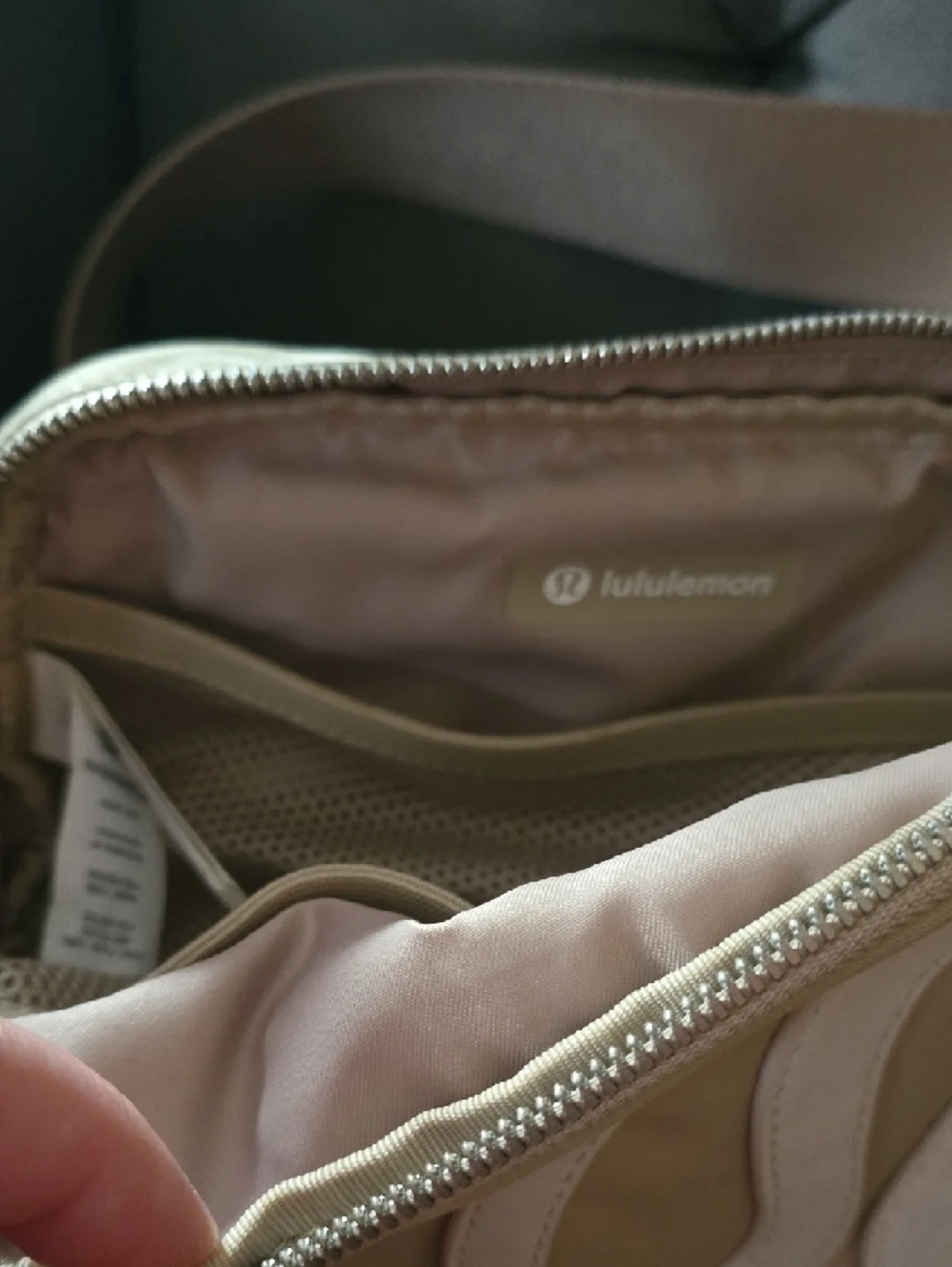 lululemon athletica Beige Belt Bag with White Logo Accent - Picture 3 of 7